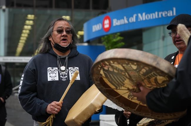 No public hearing into arrest of Indigenous man, granddaughter at Vancouver bank | iNFOnews.ca CP1180793479