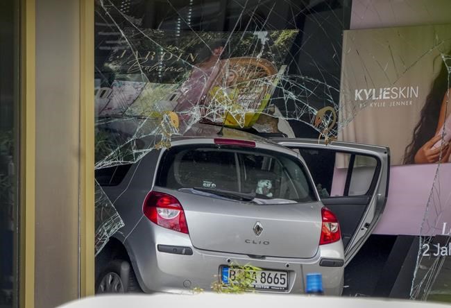 Driver hits school group in Berlin; 1 dead, 9 badly hurt | iNFOnews.ca Driver hits school group in Berlin; 1 dead, 9 badly hurt | iNFOnews.ca