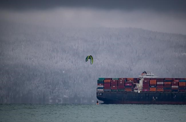 Air, water search underway after empty powerboat found drifting off Vancouver | iNFOnews.ca