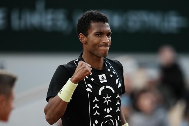 Auger-Aliassime through to Libema quarterfinals, Shapovalov upset in Stuttgart | iNFOnews.ca Auger-Aliassime through to Libema quarterfinals, Shapovalov upset in Stuttgart | iNFOnews.ca