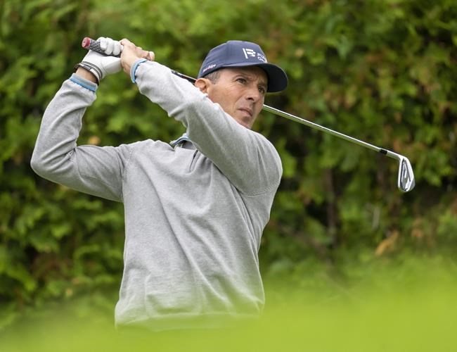 Crowd supports Weir, Hughes, and Hadwin bright and early at Canadian Open | iNFOnews.ca