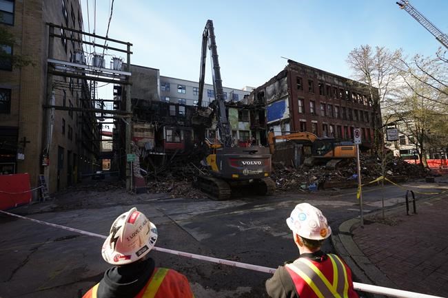 One dead, two injured after explosion, fire in downtown Vancouver hotel: officials | iNFOnews.ca One dead, two injured after explosion, fire in downtown Vancouver hotel: officials | iNFOnews.ca