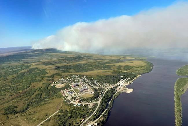 Tundra fire slows, but still aiming at Alaska Native village | iNFOnews.ca