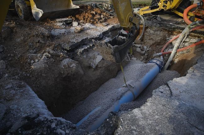 Residents improvise as Texas city rushes to turn water on | iNFOnews.ca Residents improvise as Texas city rushes to turn water on | iNFOnews.ca