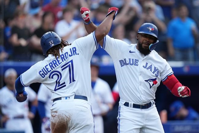 Guerrero Jr., drives in Bichette in 10th inning to give Blue Jays a 7-6 walkoff win | iNFOnews.ca