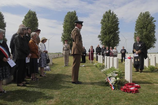 Unknown soldier no more: World War I gravestone gets a name | iNFOnews.ca