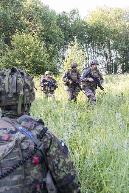 French paratroopers conduct military drill in Estonia | iNFOnews.ca