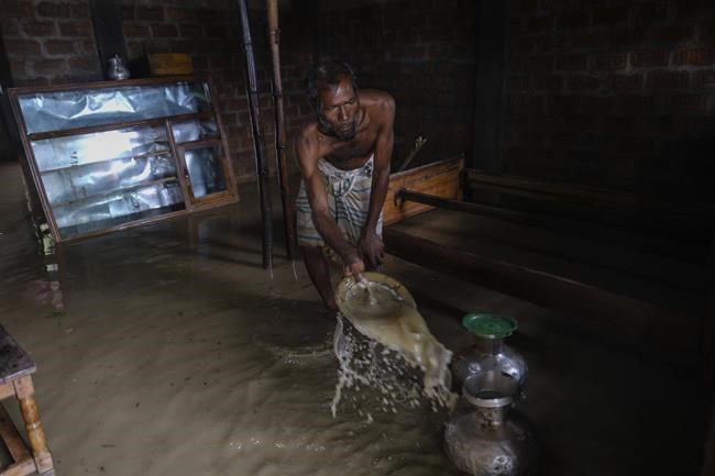 Water receding slowly in flood-hit northeast Bangladesh | iNFOnews.ca