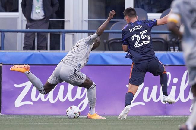 Toye scores twice to lead Montreal past Seattle 2-1 | iNFOnews.ca