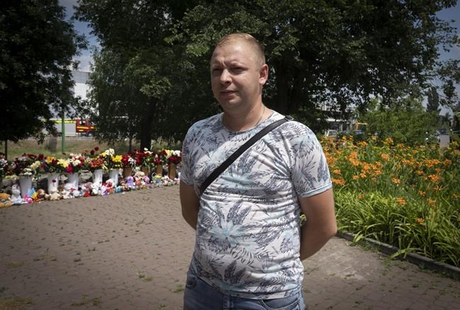 Despair and denial amid search for Ukrainian mall victims | iNFOnews.ca CP501541945