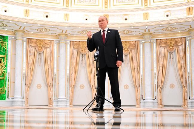 Putin: Western leaders would look 'disgusting' topless | iNFOnews.ca