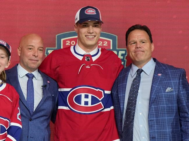 Canadiens select Slafkovsky with top pick at NHL draft; Wright falls to No. 4 | iNFOnews.ca