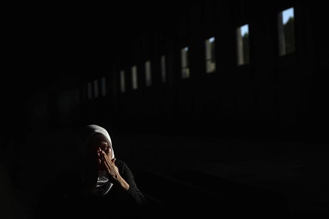 Thousands in Bosnia commemorate 1995 Srebrenica massacre | iNFOnews.ca