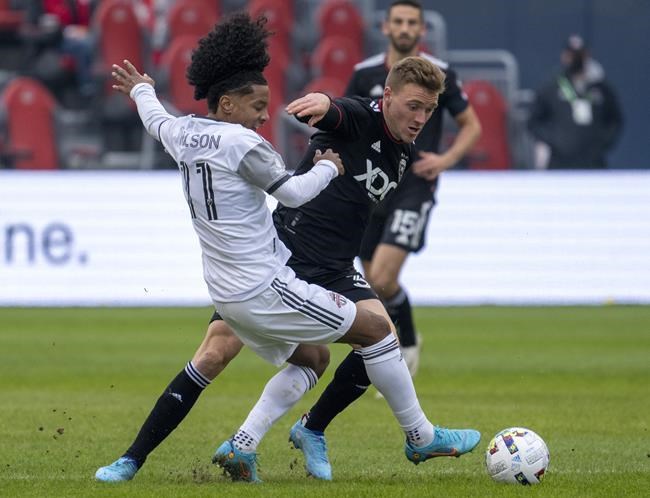 Whitecaps acquire star wingback Julian Gressel from D.C. United | iNFOnews.ca