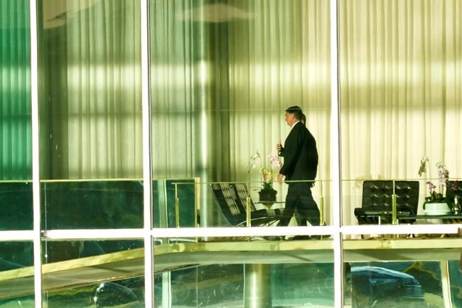 Brazil's Bolsonaro meets diplomats to sow doubts on election | iNFOnews.ca