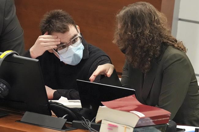 Teachers weep recalling students killed in Parkland shooting | iNFOnews.ca