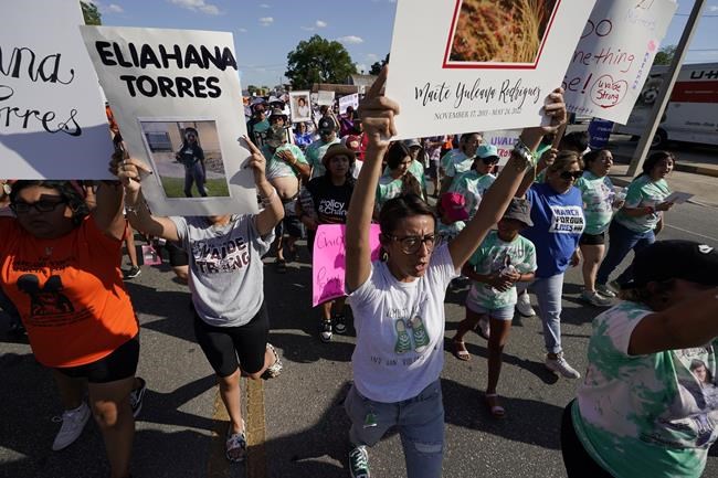 In Uvalde, closeness complicates accountability for shooting | iNFOnews.ca CP1989277343