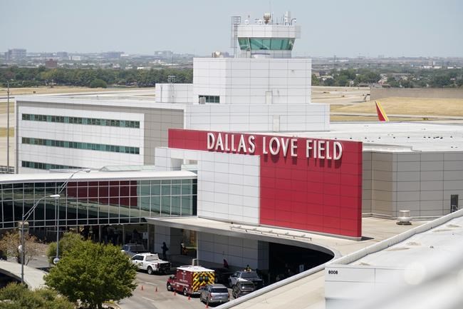Police: Woman opened fire in Dallas airport; cop shot her | iNFOnews.ca Police: Woman opened fire in Dallas airport; cop shot her | iNFOnews.ca