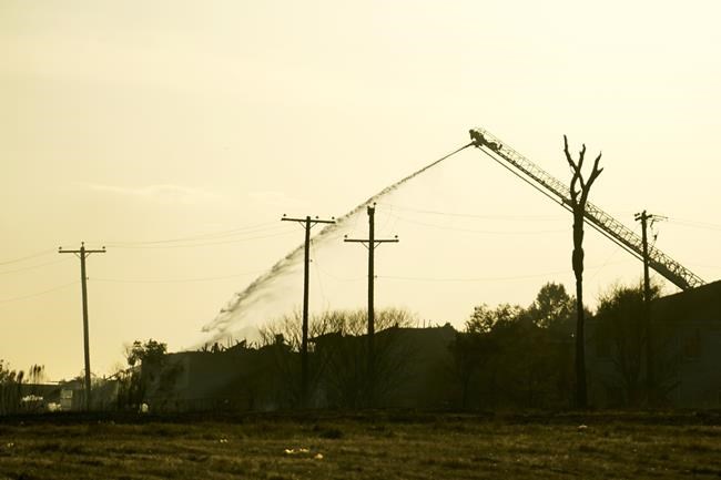 Official: Grass fire torches as many as 20 Dallas-area homes | iNFOnews.ca