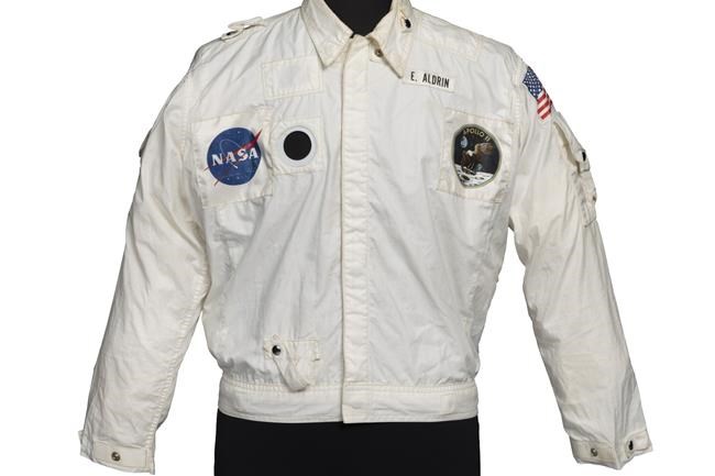 Buzz Aldrin flight-to-moon jacket sells at auction for $2.8M | iNFOnews.ca
