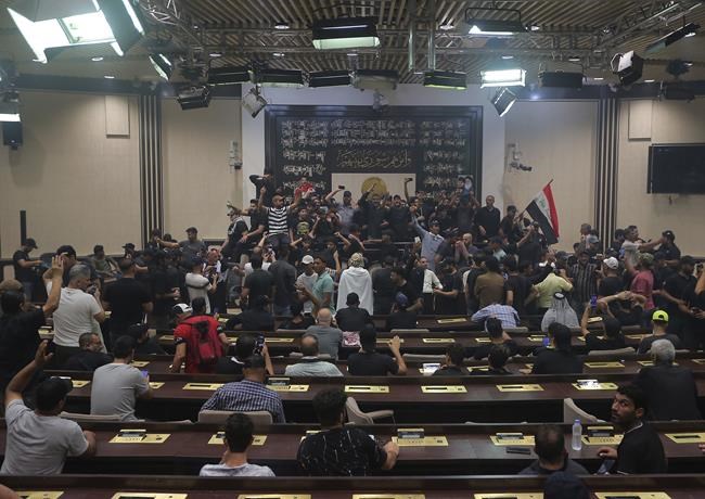 Iraq cleric's followers camped out in parliament for 2nd day | iNFOnews.ca Iraq cleric's followers camped out in parliament for 2nd day | iNFOnews.ca
