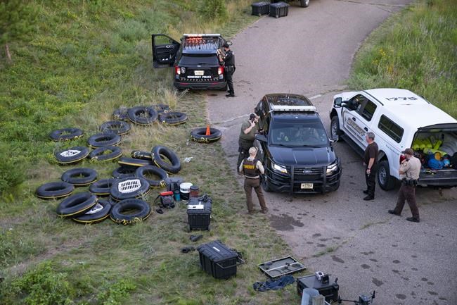 17-year-old killed, 4 hurt in stabbings on Wisconsin river | iNFOnews.ca