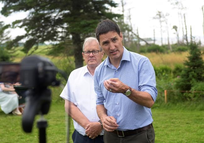 Windshield smashed in P.E.I. pub's van after photos of Trudeau visit drew harassment | iNFOnews.ca CP1791760328