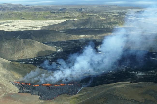 Volcano near Iceland's main airport erupts again after pause | iNFOnews.ca
