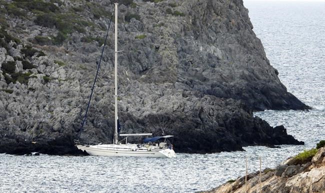 3rd sailboat carrying migrants reaches southern Greek island | iNFOnews.ca