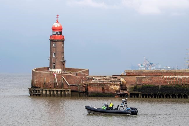 Leaning lighthouse tower of Bremen could collapse into sea | iNFOnews.ca