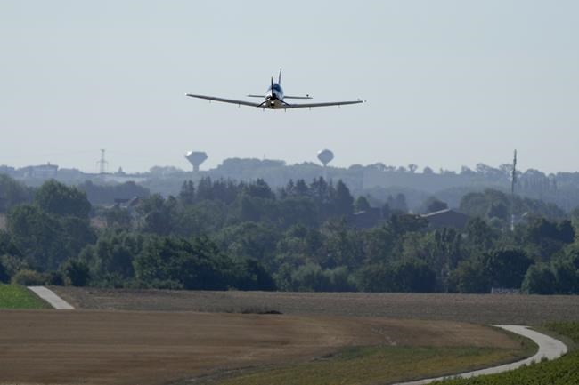 17-year-old pilot sets record for solo flight around world | iNFOnews.ca