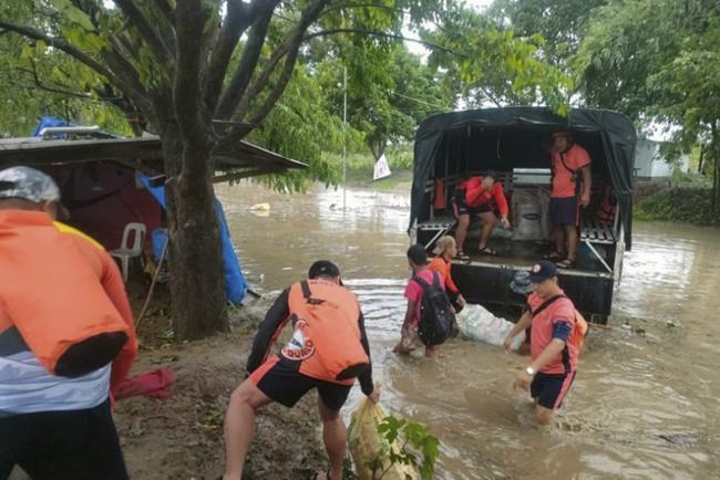 Storm forces school closures, evacuations in Philippines | iNFOnews.ca