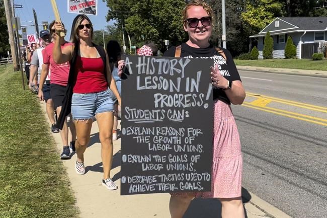 Columbus students returning after striking teachers ink deal | iNFOnews.ca