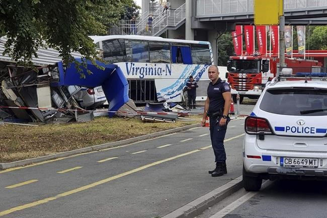 2 Bulgarian police killed by speeding bus carrying migrants | iNFOnews.ca