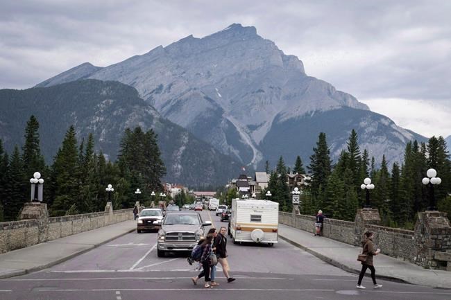 Banff National Park plan focuses on climate change, traffic, Indigenous relations | iNFOnews.ca
