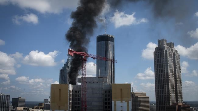 Atlanta skyscraper fire sends smoke billowing from rooftop | iNFOnews.ca