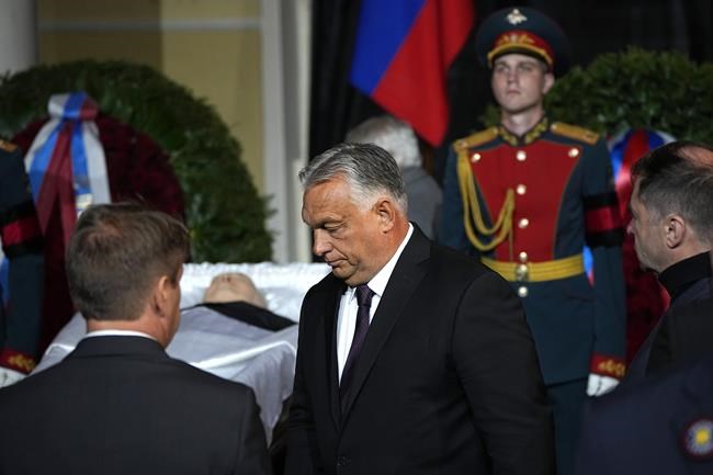 Thousands line up to say farewell to Gorbachev; Putin absent | iNFOnews.ca Thousands line up to say farewell to Gorbachev; Putin absent | iNFOnews.ca