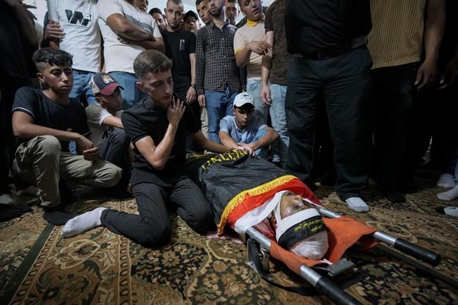 Palestinians: Israeli forces kill 19-year-old militant | iNFOnews.ca CP348179319