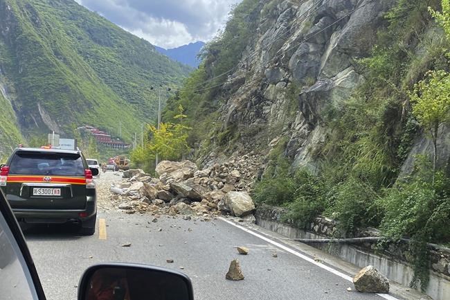 Southwest China quake leaves 46 dead, triggers landslides | iNFOnews.ca