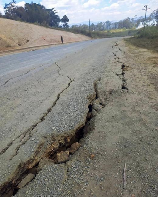 3 dead after 7.6 quake hits remote part of Papua New Guinea | iNFOnews.ca 3 dead after 7.6 quake hits remote part of Papua New Guinea | iNFOnews.ca