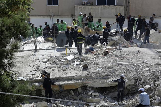 Jordan responders rescue infant from collapsed building | iNFOnews.ca CP1882128261