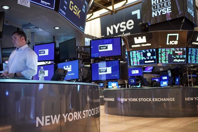 Stocks fall, indexes slip deeper into the red for the week | iNFOnews.ca