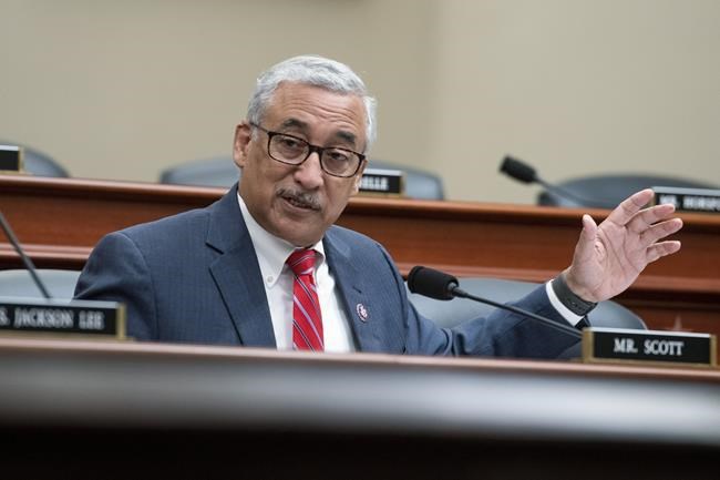 After cancellation, Dems look to reduce future student debt | iNFOnews.ca