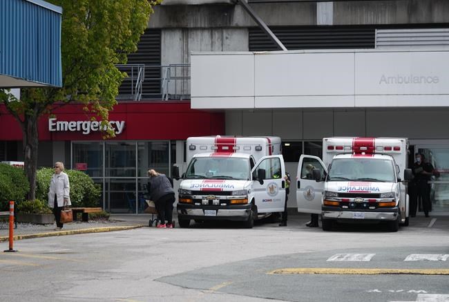COVID-19 hospital admissions, deaths tick down as cold and flu season approaches | iNFOnews.ca