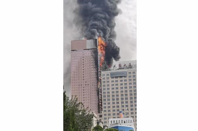 Fire engulfs 42-story building in China; no deaths reported | iNFOnews.ca Fire engulfs 42-story building in China; no deaths reported | iNFOnews.ca