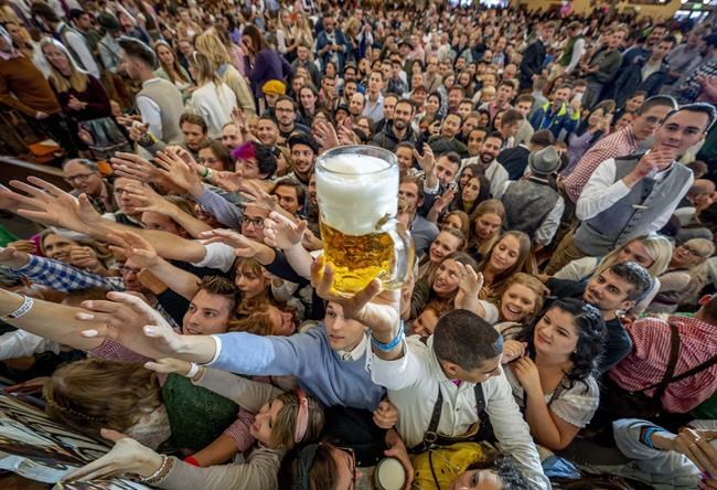 It's tapped: Germany's Oktoberfest opens after 2-year hiatus | iNFOnews.ca
