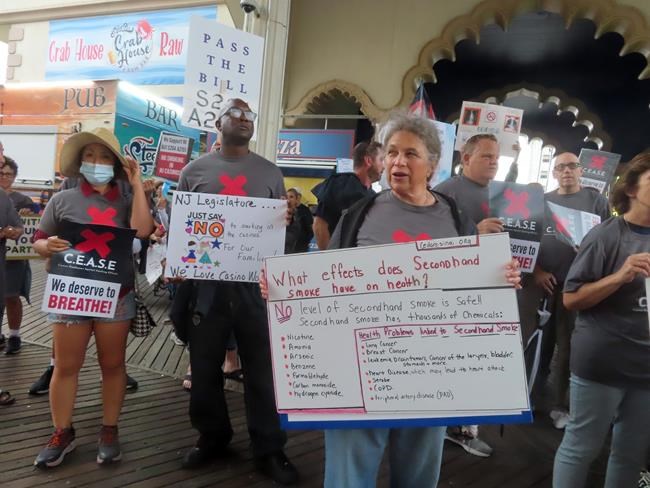 Smoking ban talk nixed, but workers get loud outside casino | iNFOnews.ca Smoking ban talk nixed, but workers get loud outside casino | iNFOnews.ca