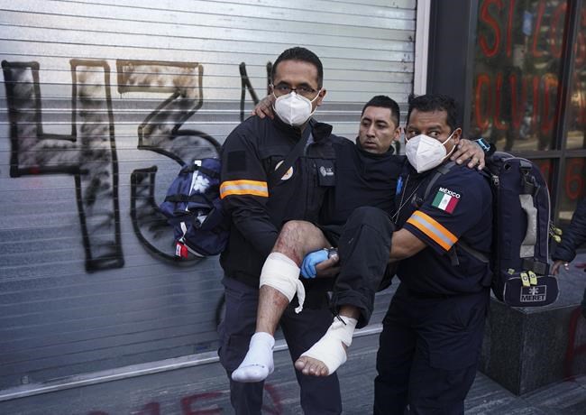 Mexico City police injured by explosion at protest | iNFOnews.ca