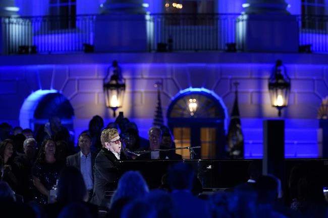 Elton John plays White House lawn as part of farewell tour | iNFOnews.ca
