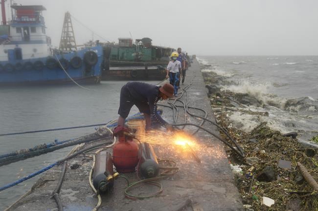 Powerful typhoon hits north Philippines, thousands evacuated | iNFOnews.ca Powerful typhoon hits north Philippines, thousands evacuated | iNFOnews.ca
